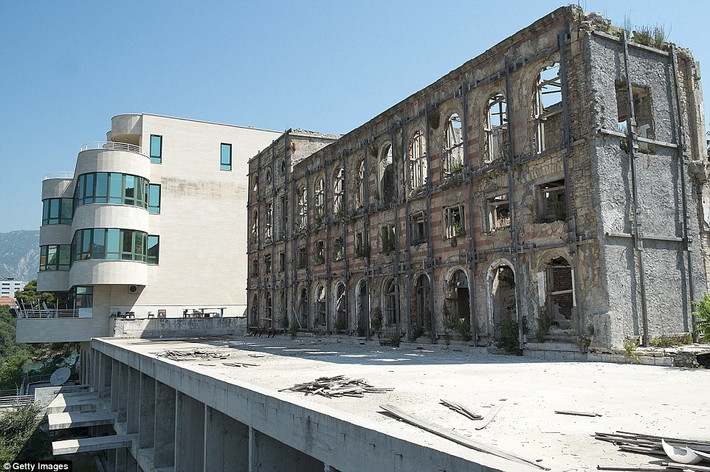 Một khách sạn ở Mosta, Bosnia & Herzegovina.