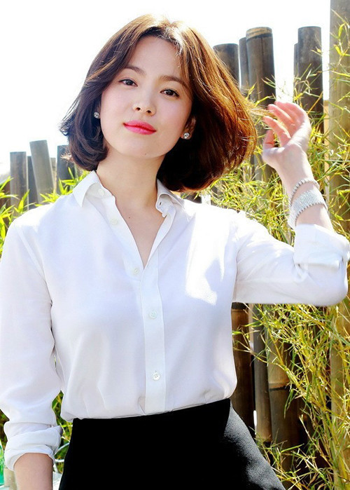 Nữ diễn viên sinh năm 1981 trông trẻ hơn tuổi thật cả chục tuổi khi để tóc ngắn. Ảnh: Internet.