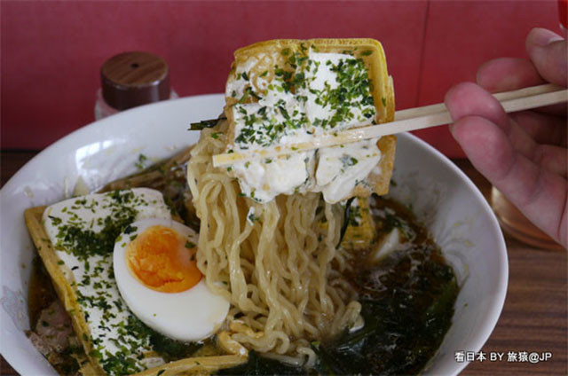 Thực khách khi đến cửa hàng này chỉ chú ý đến một loại mì có tên là “Icecream Ramen”.