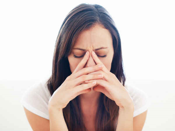 Mệt mỏi quá mức là triệu chứng cảnh báo ung thư buồng trứng. Điều này có thể xảy ra trước một tháng khi bệnh ung thư phát triển và trở nên nghiêm trọng. Vậy, khi có dấu hiệu này, nhất định bạn phải đi khám để biết rõ tình trạng của mình.