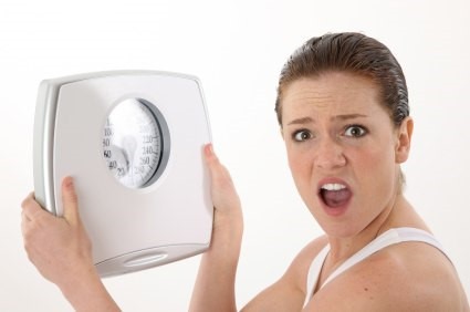 Đột ngột giảm cân: Đây là một triệu chứng trong giai đoạn đầu của căn bệnh. Nếu bạn bị giảm nhiều cân nặng một cách đột ngột mà không hề ăn kiêng hay tập thể dục, bạn nên sớm gặp bác sĩ để được tư vấn.