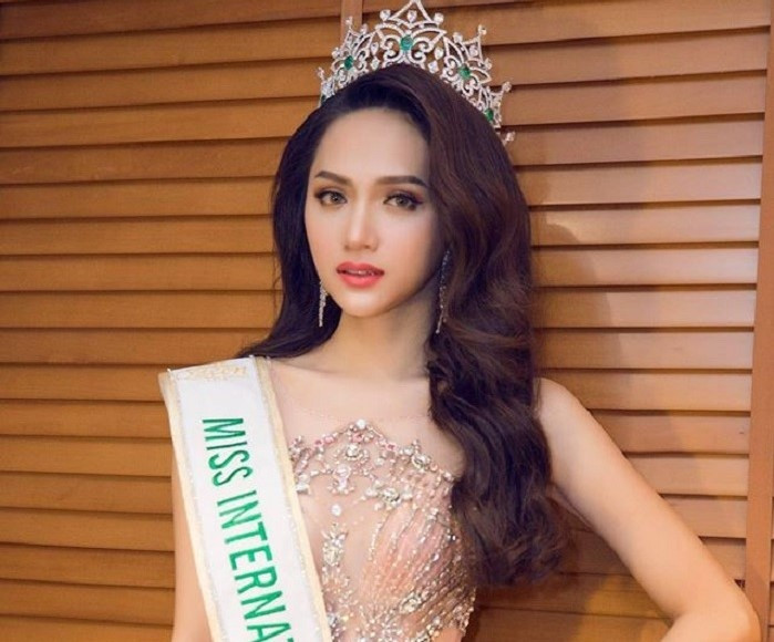 Đầu năm nay, Hương Giang đăng quang ngôi vị Hoa hậu Chuyển giới Quốc tế 2018, vượt mặt các đối thủ mạnh đến từ Thái Lan, Brazil...Ảnh: 24h.