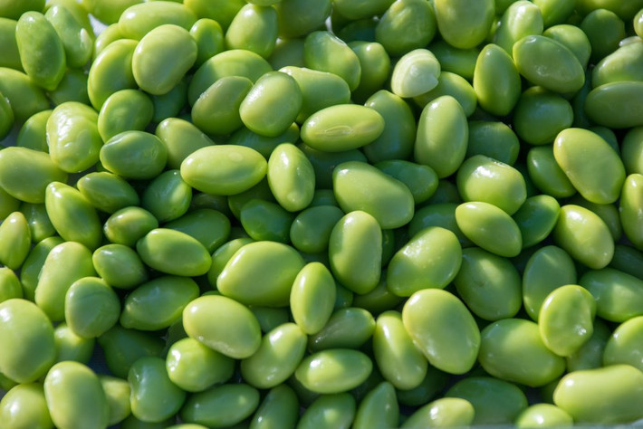 Đậu tương: Hầu hết các loại đậu nành là một trong những nguồn protein thực vật rất lớn. Một cốc đậu nành cung cấp 676 mg (14% DV) kali. Bạn có thể thưởng thức hạt đậu tương như một món ăn nhẹ hay trộn lẫn trong món salad.