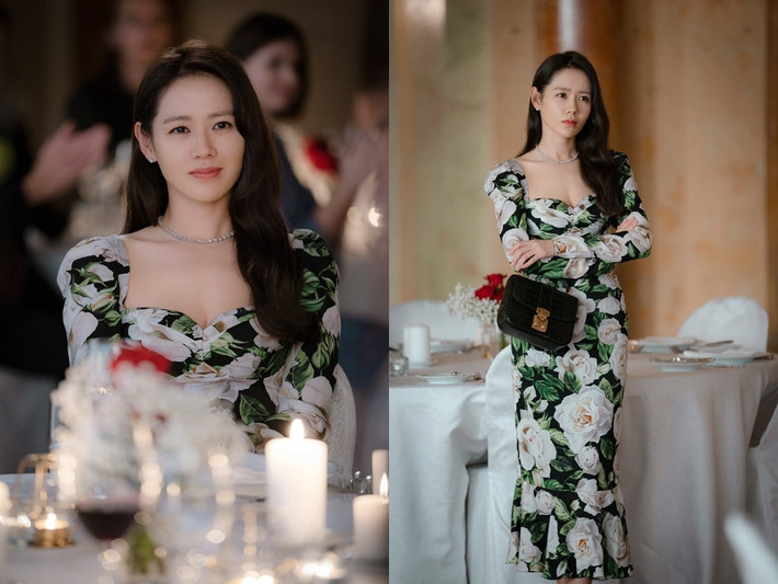 Dù không sở hữu chiều cao ấn tượng nhưng với tỉ lệ cơ thể cân đối và đôi vai trần gợi cảm, Son Ye Jin ngày càng khẳng định gu thời trang sang chảnh và đẳng cấp bằng những lựa chọn tinh tế.