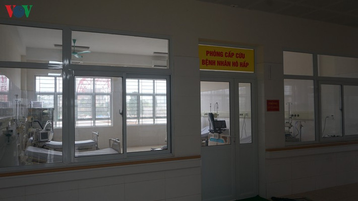 Ông Nguyễn Xuân Ký, Bí thư Tỉnh ủy Quảng Ninh yêu cầu, trước ngày 5/2 phải hoàn thành việc khám, quản lý sức khỏe cho 100% người dân trên địa bàn TP.Móng Cái, thành lập hồ sơ theo dõi sức khỏe cho người dân để cơ quan chức năng theo dõi, hỗ trợ sức khỏe cho nhân dân, không để xảy ra rủi ro từ dịch bệnh. Ảnh: VOV.