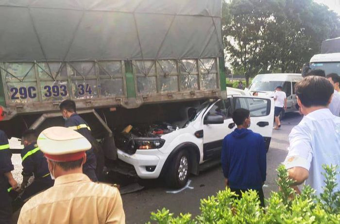 Vụ tai nạn đã khiến một người tử vong tại chỗ, nhiều người khác bị thương.
