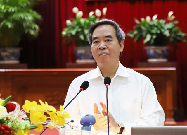 Sau đó, ông là Phó giám đốc Ngân hàng Nhà nước chi nhánh TP Hà Nội; Chánh Thanh tra Ngân hàng Nhà nước Việt Nam. Năm 2008, ông giữ chức Phó thống đốc Ngân hàng Nhà nước và được Quốc hội phê chuẩn làm Thống đốc tại kỳ họp thứ nhất Quốc hội khóa XIII (8/2011). Sau một nhiệm kỳ, ông Bình được miễn nhiệm chức Thống đốc Ngân hàng Nhà nước và bổ nhiệm làm Trưởng ban Kinh tế Trung ương.