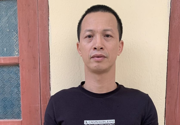 Ngày 14/11, Cơ quan Cảnh sát điều tra Công an tỉnh Thanh hóa đã ra quyết định tạm giữ, thi hành lệnh khám xét khẩn cấp nơi ở của Bùi Quốc Đạt (Đạt “Ma” tại SN 262 Lê Hoàn, phường Ba Đình, thành phố Thanh Hóa) về hành vi cưỡng đoạt tài sản.