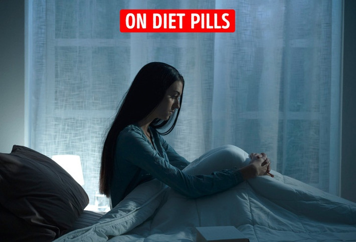 Mất ngủ: Mất ngủ hay khó ngủ là một tác dụng phụ tiềm tàng của thuốc giảm cân. Rất nhiều loại thuốc giảm cân chứa chất kích thích có thể khiến bạn tỉnh táo vào ban đêm, đặc biệt là nếu bạn đã sử dụng các chất kích thích khác như cà phê.