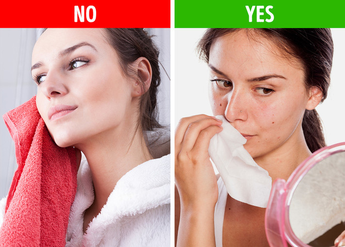 Sử dụng khăn mặt: Cũng giống như xơ mướp, bông tắm… khăn mặt là nơi tích tụ nhiều mồ hôi, bụi bẩn. Nếu không được làm sạch chúng rất dễ khiến da bạn bị kích ứng, tổn thương. Bạn nên thay thế bằng bông tẩy trang, các loại khăn dùng một lần.