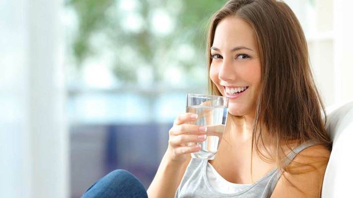 Tăng cường hệ miễn dịch: Uống nước ấm khi đói giúp cân bằng hệ bạch huyết, dẫn đến tăng cường hệ miễn dịch. Một hệ miễn dịch khỏe mạnh sẽ giúp bạn an toàn trước nhiều bệnh tật.