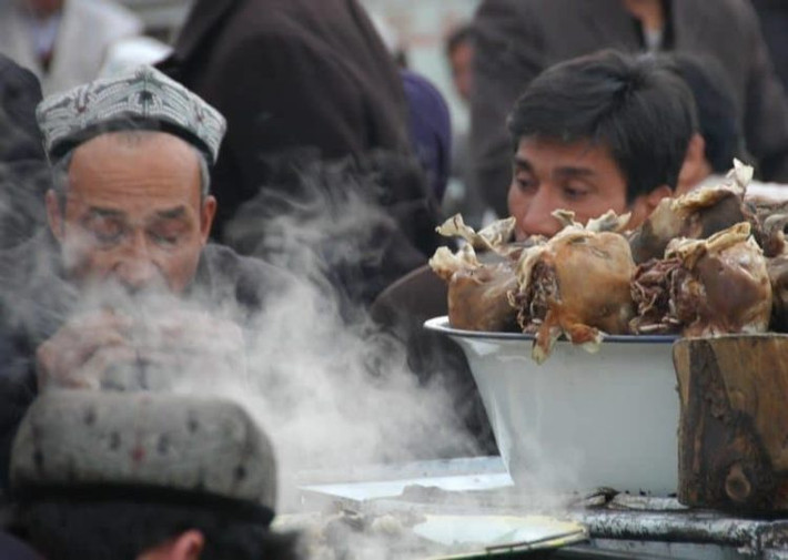 Súp đầu cừu thường được nấu nguyên sọ của con vật nên khi nhìn thấy không nhiều người dám thử.