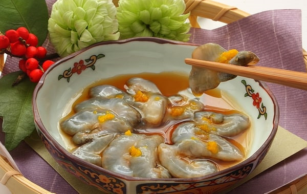 Đỉa biển (hay còn gọi hải sâm) là một trong những đặc sản đáng nếm thử một lần trong đời ở hòn đảo thiên đường Jeju.