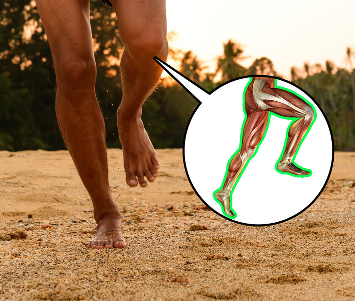 Giúp chân ổn định trong cơ bắp: Rất nhiều đôi giày có đệm và hỗ trợ quá mức khiến bạn cảm thấy thoải mái hơn khi đi bộ. Tuy nhiên, phần đệm này có thể ngăn bạn sử dụng một số nhóm cơ thực sự có thể tăng cường cơ thể, theo bác sĩ Bruce Pinker, một bác sĩ phẫu thuật chân.