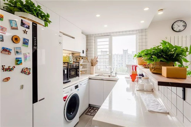 Hệ thống cửa kính giúp cho ngôi nhà luôn đón nhận ánh sáng tự nhiên.