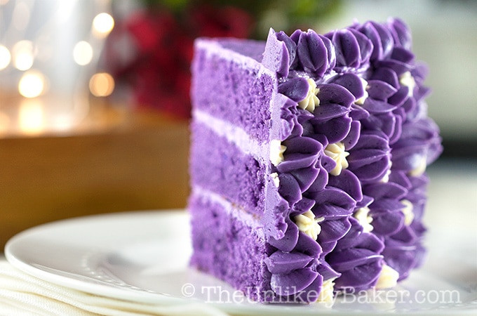 Để làm bánh Ube Halaya thì ngoài nguyên liệu chính là khoai lang tím, người Philippines còn sử dụng thêm kem, sữa đặc, nước cốt dừa, bơ, đường... Đặc biệt, món này thường được phục vụ lạnh nên ăn càng ngon vị hơn. Ảnh: Internet. Video "Chế biến món ngon từ nấm đông cô". Nguồn: VTC.