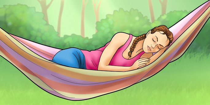 Mệt mỏi, buồn ngủ vào ban ngày: Ngủ đủ giấc ban đêm nhưng vẫn thấy uể oải vào ban ngày là do cơ thể bạn không nhận đủ lượng vitamin C cần có. Lúc này, bạn cần bổ sung ngay lượng vitamin C cần thiết bằng việc tiêu thụ các loại hoa quả, trái cây có múi. Đây là lý do tại sao những người ốm yếu, thể trạng mệt mỏi thường được bổ sung nước cam và chanh để phục hồi sức khỏe nhanh hơn.