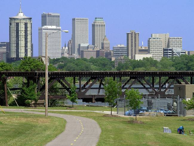 Trước đây, kinh tế Tulsa phụ thuộc vào ngành dầu mỏ nhưng thành phố đã nỗ lực đa dạng hóa nền kinh tế với các ngành khác như hàng không vũ trụ, công nghệ, tài chính.