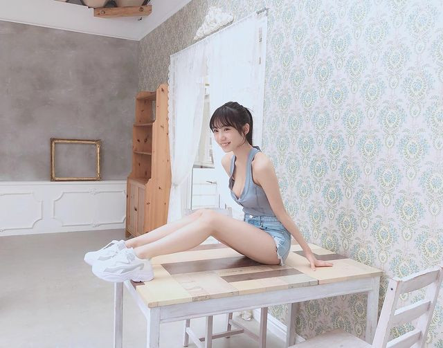 Hiện tại, Yokono Sumire đã chính thức đưa ra tuyên bố rút khỏi NMB48. Có tin đồn rằng, một đạo diễn phim người lớn đã bỏ ra rất nhiều tiền để mời nữ thần tượng tham gia bộ phim sắp tới. Tuy vậy, Yokono Sumire không phản hồi về thông tin này.