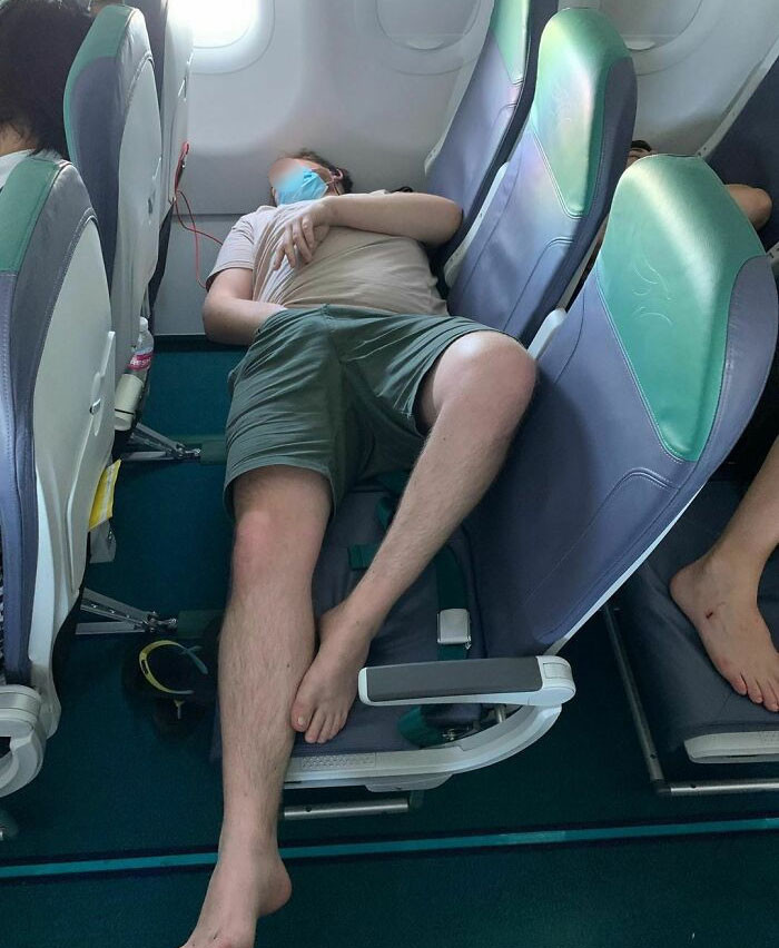 Hành động vô ý thức của một nam hành khách đáng bị lên án.