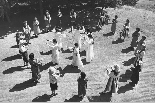 Vào những năm 1910, nhà hát Bolshoi đã dàn dựng vở 'Những vũ điệu của các quốc gia' và các buổi biểu diễn luôn trong tình trạng “cháy vé” trong một thời gian dài.