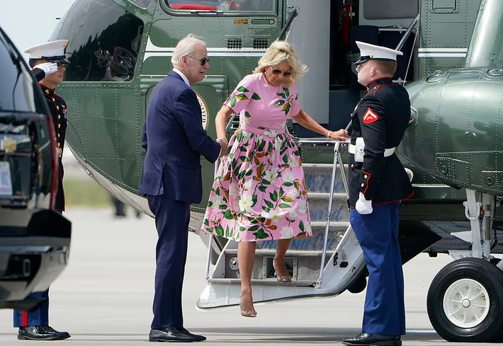 Cả gia đình Biden sẽ nghỉ ngơi tại Joint Base Charleson, nơi họ tận hưởng không gian gần gũi với thiên nhiên trong một ngôi nhà cạnh sân golf trên đảo Kaiwah. Ảnh: DM, AP.