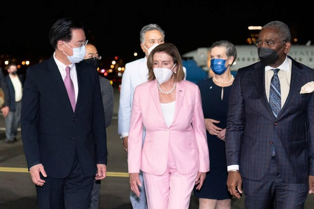 Chủ tịch Hạ viện Mỹ Nancy Pelosi, 82 tuổi, là một trong những nữ chính trị gia ăn mặc sành điệu nhất trên thế giới.