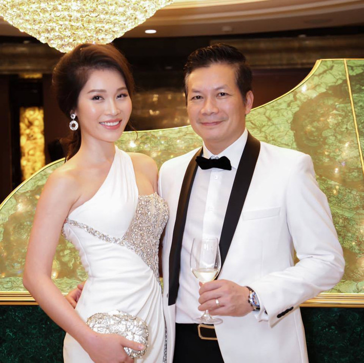 Thu Trang có cơ duyên gặp Shark Hưng trong một sự kiện do đạo diễn Đỗ Thanh Hải tổ chức tại Nha Trang nhưng nhiều năm sau đó, hai người mới kết bạn qua mạng xã hội.