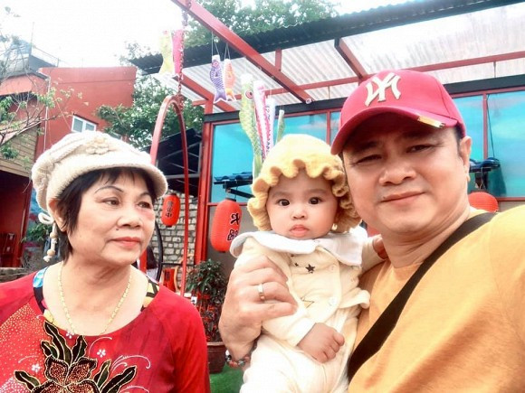 Cũng theo Tự Long, dù bà đã cống hiến cho sự nghiệp ca hát trọn một đời nhưng đến nay bà vẫn là con số 0 tròn trĩnh.