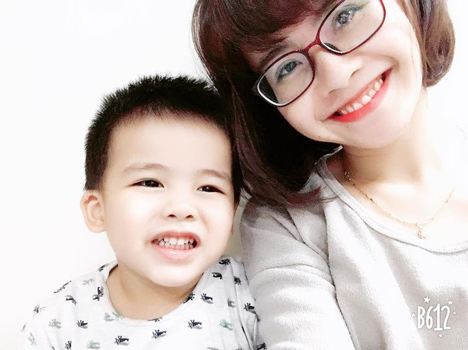 Trên trang cá nhân, cô thường xuyên đăng tải những hoạt động thường nhật của bản thân và gia đình.