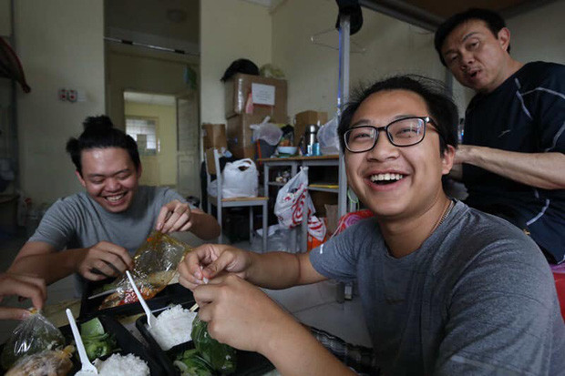 Trước đó, Chí Tài từ Mỹ trở về Việt Nam từ ngày 21/3. Ngay khi xuống sân bay Tân Sơn Nhất, anh được đưa đi cách ly tập trung ở Ký túc xá Đại học Quốc gia TP.HCM.