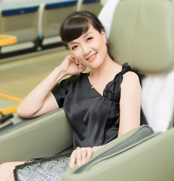 Đến nay, khi đã ở tuổi ngoài 40 nhưng Vân Dung vẫn sở hữu nhan sắc rất trẻ trung, xinh đẹp.
