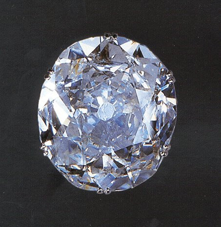 Tuy nhiên, đến năm 1852, Koh-i-Noor được cắt lại và có trọng lượng hiện tại là 105,6 carat.