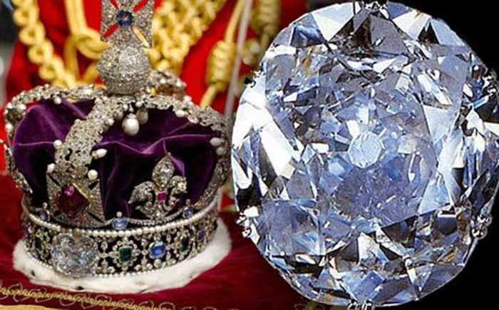 Trong tiếng Ba Tư, viên kim cương Koh-i-Noor có nghĩa là ”Mountain of Light” (Núi Ánh Sáng). Nó được coi là viên kim cương lớn nhất thế giới khi nặng đến 793 carat.