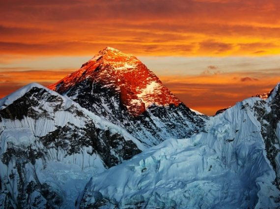 Bên cạnh bí ẩn khó giải về người tuyết Yeti, dãy Himalaya còn được cho là nơi cư ngụ của những hồn ma và ác quỷ.