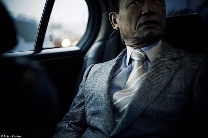 Tuy nhiên, một số Yakuza lại cho hay họ là hậu duệ của các Machi-yokko. Đây là những người bảo vệ các ngôi làng khỏi sự đe dọa của các Hatamoyo-Yakko.