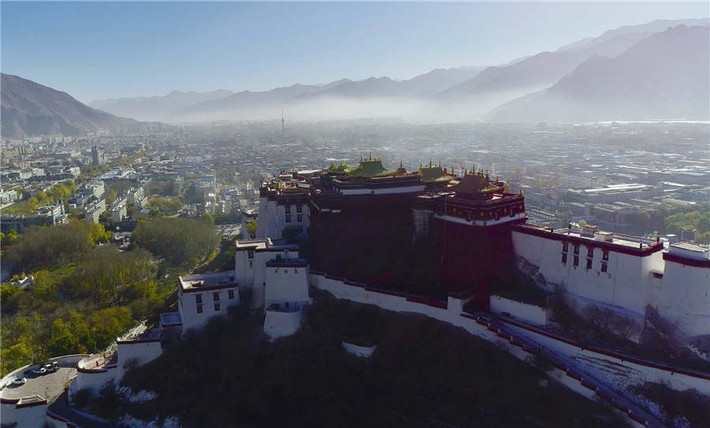 Potala từng là chốn tu hành của các vị Đạt Lai Lạt Ma tới đời thứ 14.