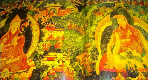 Bên trong cung điện Potala còn lưu giữ khoảng 698 bức tranh cổ, gần 10.000 cuộn tranh giấy, nhiều tác phẩm điêu khắc giá trị, bộ sưu tập kinh Phật, tài liệu lịch sử quan trọng.... Mời độc giả xem video: Lễ hội đăng quang tại cung điện Buckingham, Anh (nguồn: VTC14)