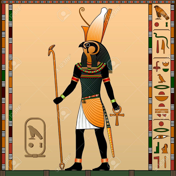 Horus còn được gọi là thần mặt trời Ra - một trong những vị thần nổi tiếng của người Ai Cập thời cổ đại. Vị thần này được mô tả có cơ thể người và đầu chim ưng.