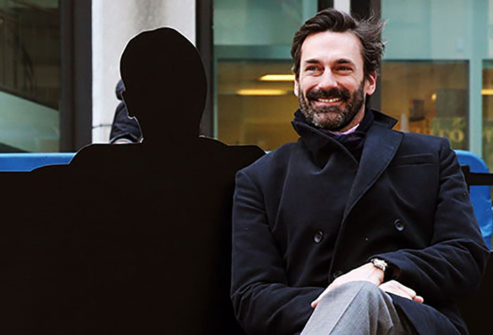 Jon Hamm đã chiến đấu với căn bệnh nặng nề. Anh ấy rất dễ nổi nóng và trở nên rất thô lỗ sau khi cha qua đời khi anh còn học đại học. Jon Hamm cho biết bạn bè và gia đình đã giúp đỡ rất nhiều. Hamm nói với tạp chí Observer của Anh vào năm 2010 : "Tôi đã làm liệu pháp và thuốc chống trầm cảm trong một thời gian ngắn, điều này đã có tác dụng với tôi".