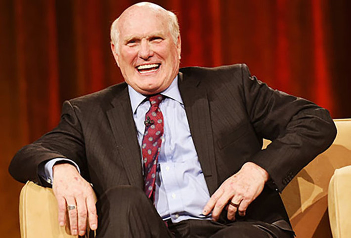 Terry Bradshaw: Bình luận viên bóng đá nổi tiếng nói rằng ông đã trầm cảm trong nhiều năm, nhưng ông đã không được chẩn đoán và điều trị cho đến cuối những năm 90. Bây giờ ông chia sẻ câu chuyện của mình, hy vọng sẽ giảm sự kỳ thị xung quanh bệnh tâm thần. "Tôi nghĩ có lẽ tôi có thể giúp mọi người nhận thức, giúp người đàn ông có được sức mạnh và dũng cảm" - ông nói với Chicago Tribune năm 2003.