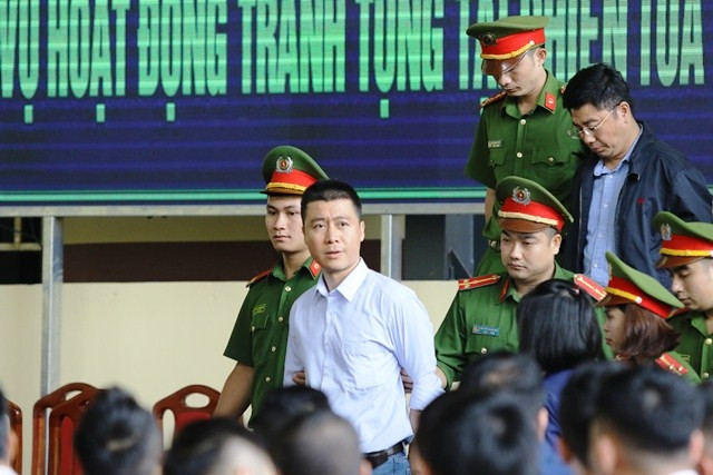 Về việc xếp loại thi đua chấp hành án phạt tù năm 2020, Quyết định giám đốc thẩm nêu, để được xếp loại thi đua chấp hành án phạt tù quý I/2020 đạt loại “khá”, Phan Sào Nam phải “tích cực khắc phục hậu quả do hành vi phạm tội của mình gây ra”. Tuy nhiên, theo tài liệu điều tra, xác minh thể hiện, Phan Sào Nam đã không tích cực khắc phục hậu quả do hành vi phạm tội của mình gây ra.