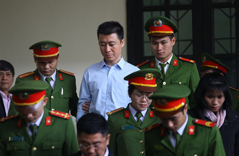 Theo bản án phúc thẩm, Phan Sào Nam bị kết án 5 năm tù về các tội tổ chức đánh bạc và rửa tiền, buộc nộp lại số tiền hơn 929 tỷ đồng, tịch thu, sung công quỹ số tiền hơn 548 tỷ đồng.