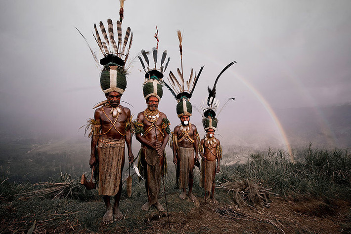 Bộ lạc Kalam sinh sống ở Indonesia và Papua New Guinea. Đây cũng là một trong những bộ lạc trang trí cơ thể cầu kỳ nhằm mục đích khiến kẻ thù hoảng sợ. (Nguồn Bored Panda)
