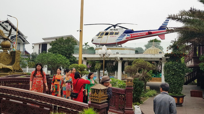 Theo người dân địa phương, công trình trên vi phạm về đất đai nhưng với họ lại có ý nghĩa phúc lợi lớn.