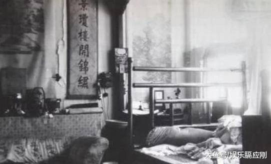 Ngày 5/11/1924, cựu hoàng Phổ Nghi bị tướng Dân quốc Phùng Ngọc Tường trục xuất khỏi Tử Cấm Thành.