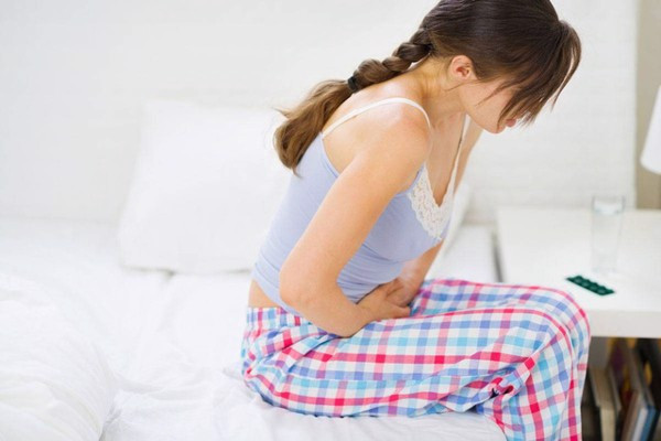 3. Suy nhược ruột già: Sự thoái hoá của ruột già khiến thời gian làm rỗng ruột bị kéo dài, tình trạng táo bón trở nên trầm trọng, thậm chí có người đã từng rơi vào trường hợp cả tháng không đại tiện được.
