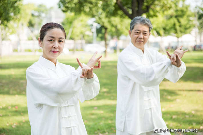 Nhắc nhở mọi người, khi còn trẻ chớ có chủ quan, đừng bao giờ cậy còn trẻ mà hoang phí sức khỏe, không chịu tập luyện, nên cân đối chế độ dinh dưỡng. Hãy nhớ rằng, nếu tuổi trẻ không giữ gìn, không bảo dưỡng cơ thể, về già chắc chắn cơ thể suy kiệt, không thể sống lâu.