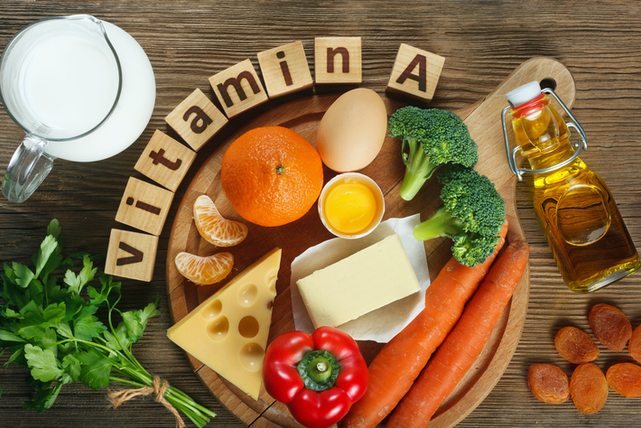 5. Những người thiếu vitamin A nghiêm trọng: Vitamin A có thể duy trì cấu trúc và chức năng bình thường của tế bào biểu mô, nếu cơ thể con người thiếu loại vitamin này lâu ngày sẽ dễ làm cho biểu mô niêm mạc miệng dày lên và xảy ra hiện tượng tăng sừng biểu mô niêm mạc miệng, làm tăng nguy cơ ung thư miệng.