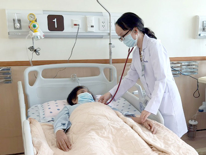 Cụ thể, nếu buổi sáng ngủ dậy mà có 3 biểu hiện như sau thì rất có thể là bạn đã mắc bệnh huyết khối. Lúc này, bạn nên đến bệnh viện để khám kịp thời và không bỏ lỡ thời gian điều trị tốt nhất.